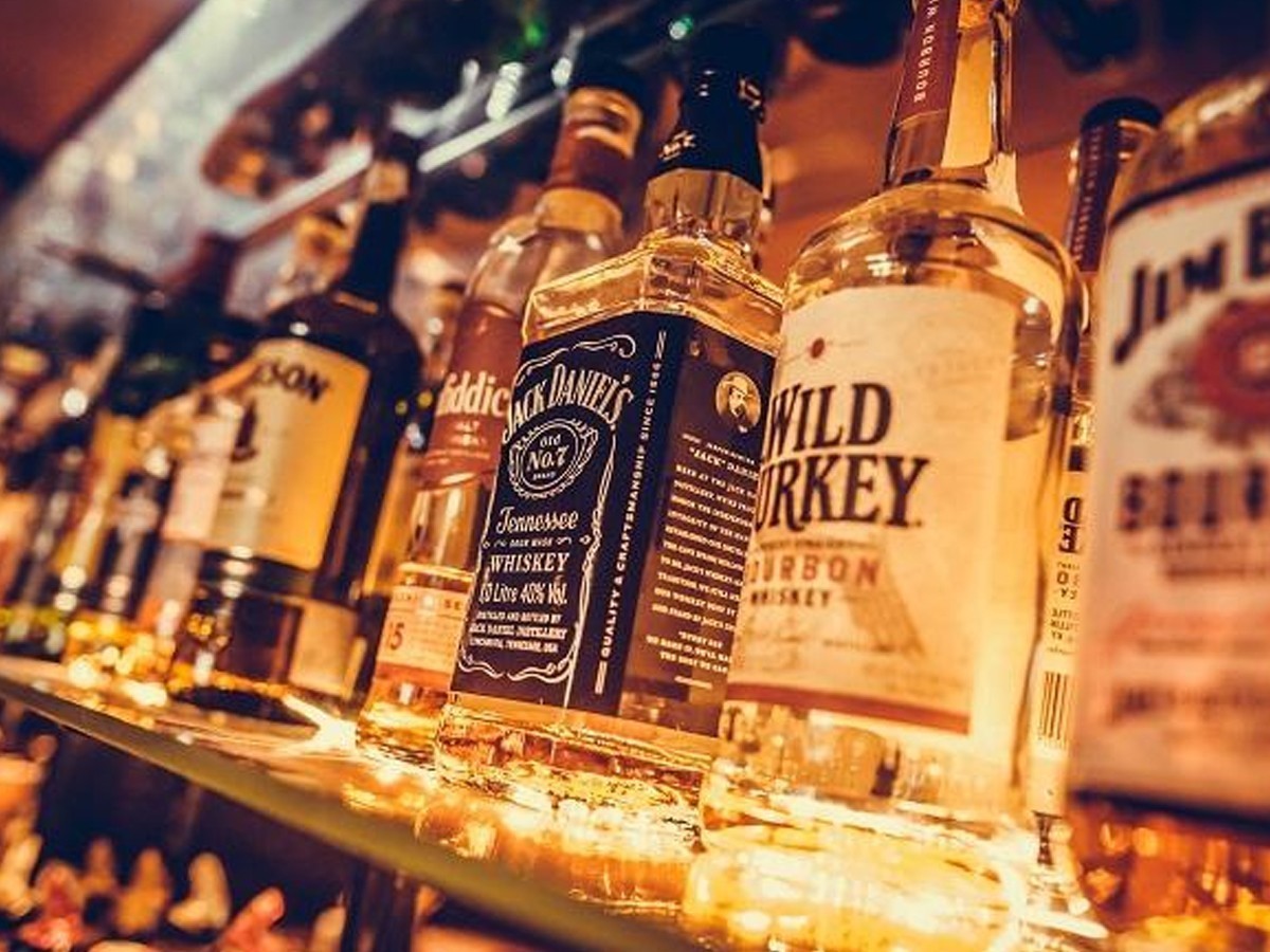 ఎన్నిక‌ల ప్ర‌భావం:  తెలంగాణ‌లో రికార్డ్ స్థాయిలో మ‌ద్యం అమ్మకాలు…