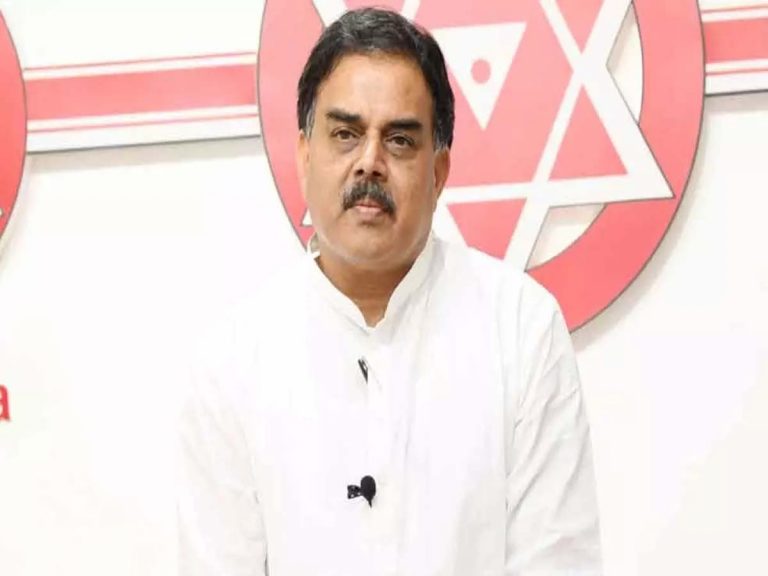 రాష్ట్ర ప్రభుత్వం పెట్రో భారం తగ్గించాలి: నాదెండ్ల మనోహార్‌