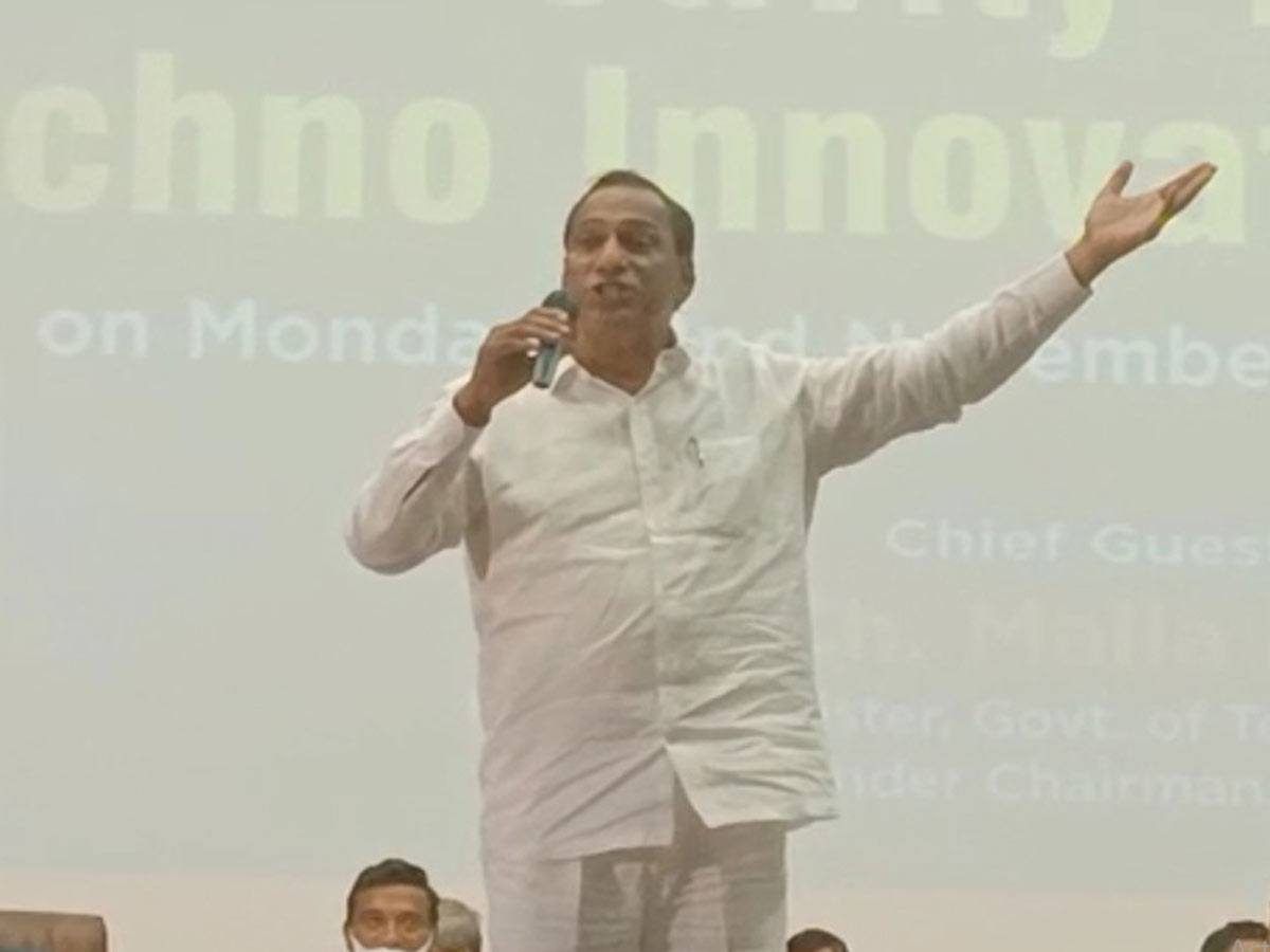 టెక్నో ఇన్నోవేషన్ కేంద్రాన్ని ప్రారంభించిన మంత్రి మల్లారెడ్డి…