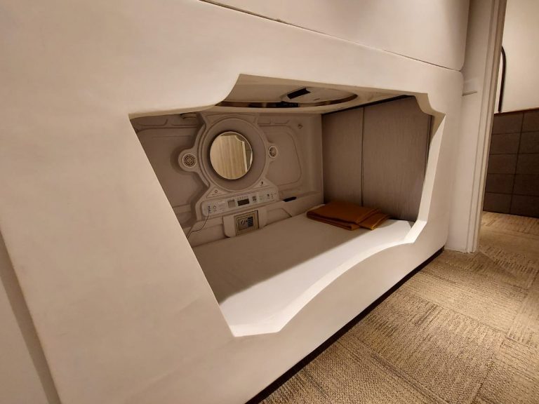 ఇవి హోట‌ల్ గ‌దులే… ప్ర‌యాణికుల‌కు ఆక‌ర్షిస్తున్న భార‌తీయ రైల్వే…