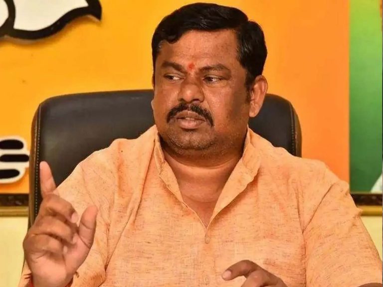 రైతుల మీద రాజకీయాలు ఏంటి కేసీఆర్‌..?: రాజాసింగ్‌