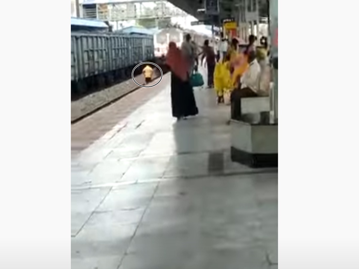 రైలుకు ఎదురుగా నిలబడి యువకుడి ఆత్మహత్య