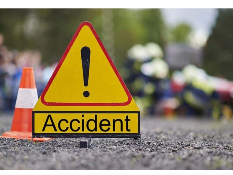 కారు ప్రమాదానికి గురైన ఎమ్మెల్యే పిన్నెల్లి సోదరుడి కుటుంబం