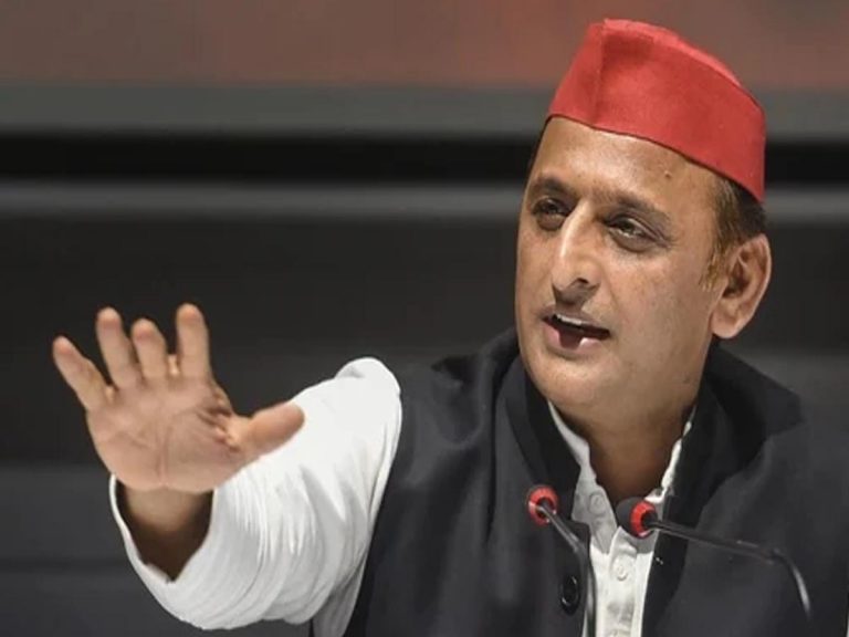 ఒమిక్రాన్‌ ఎఫెక్ట్.. అఖిలేష్‌ యాదవ్‌ కీలక నిర్ణయం