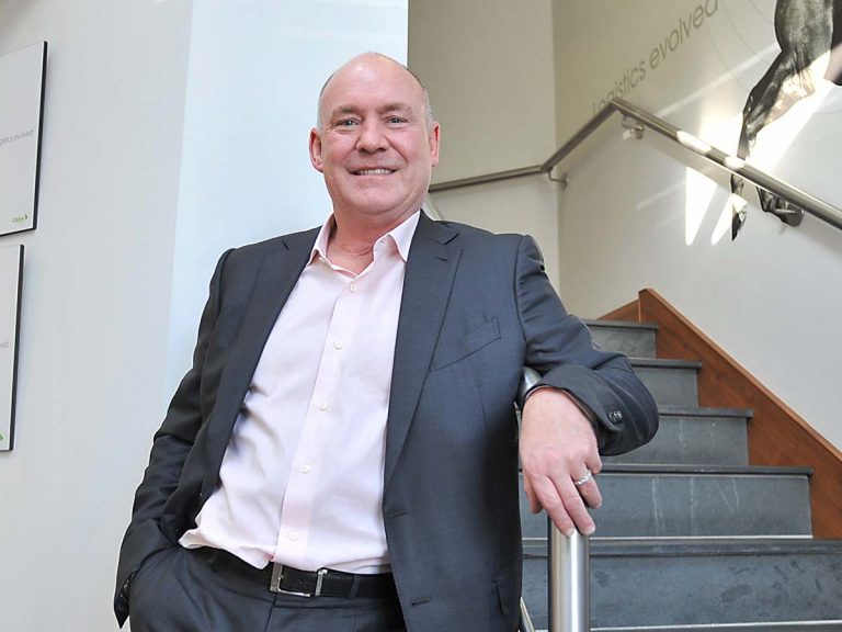 స్కూల్ ను మ‌ధ్య‌లో వ‌దిలేశాడు… కోట్ల రూపాయ‌లు సంపాదించాడు…