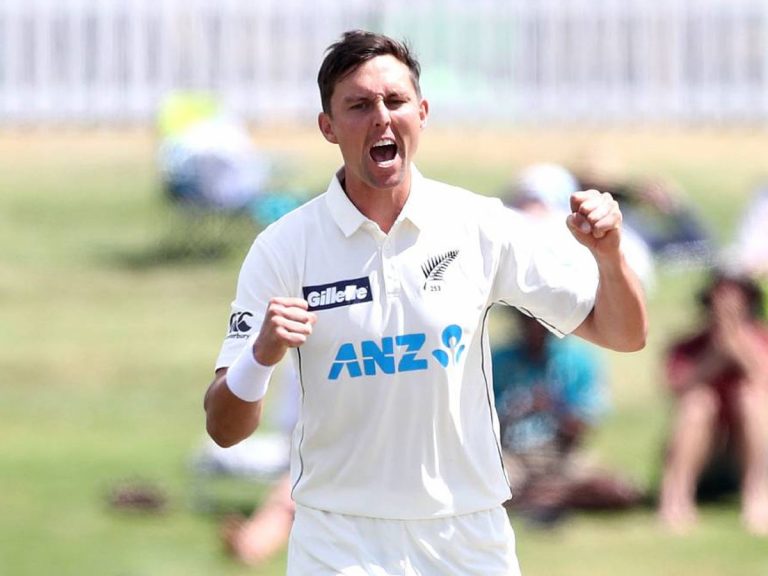 న్యూజిలాండ్ కు షాక్.. ఇండియాతో టెస్ట్ సిరీస్ కు బౌల్ట్ దూరం