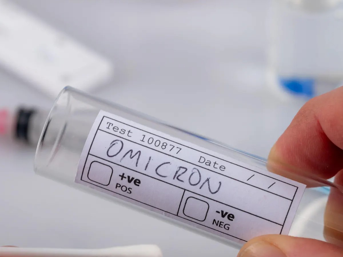 ఒమిక్రాన్ అంటే ప్ర‌పంచ దేశాలు ఎందుకు హ‌డ‌లిపోతున్నాయి?