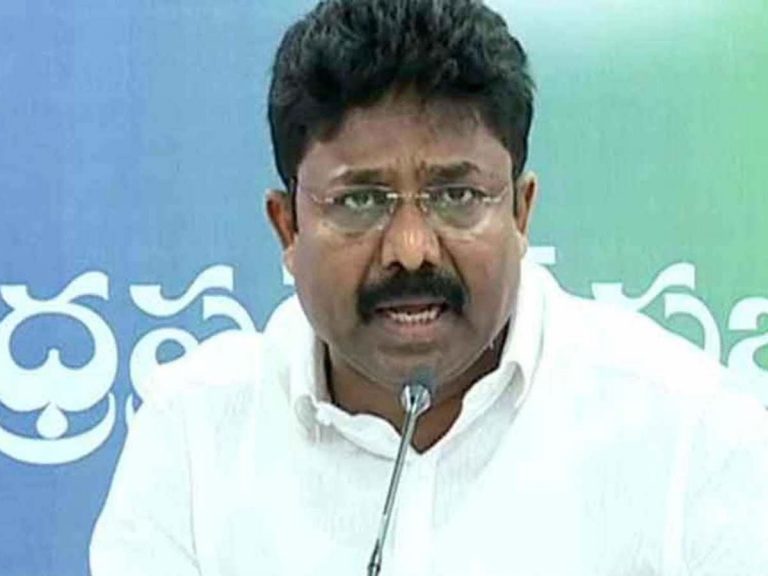 హెల్త్ యూనివర్సిటీ నిధుల జోలికి ప్రభుత్వం పోదు: ఆదిమూలపు సురేష్‌