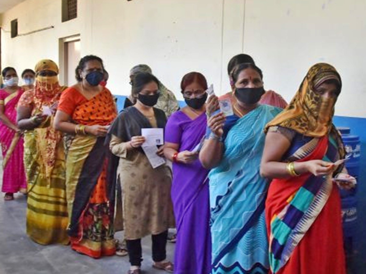 ఏపీలో ఓటర్ల జాబితా విడుదల..  తూ.గో. జిల్లా ఫస్ట్