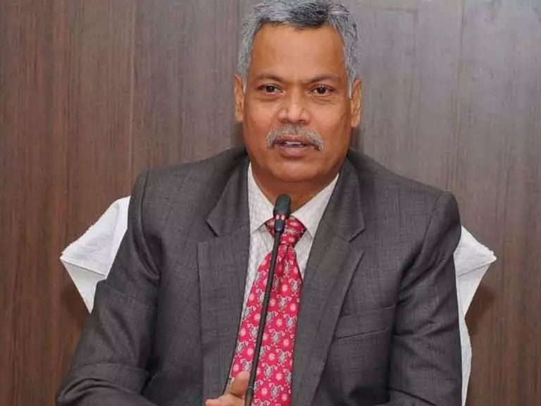 ఏపీ వ్యాప్తంగా భారీ వర్షాలు.. 1800 ఆర్టీసీ సర్వీసులు రద్దు