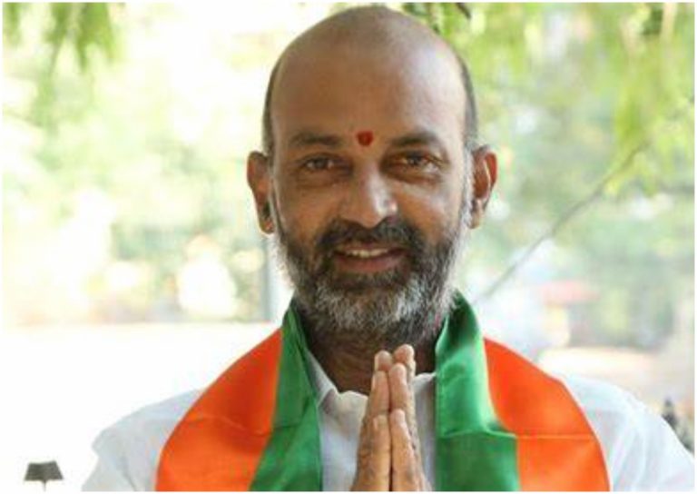 అమరావతి రైతుల పాదయాత్రకు బండి సంజయ్ మద్దతు