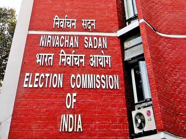 వైసీపీ గుర్తింపు రద్దు చేయాలంటూ ఈసీని కలిసిన టీడీపీ ఎంపీలు