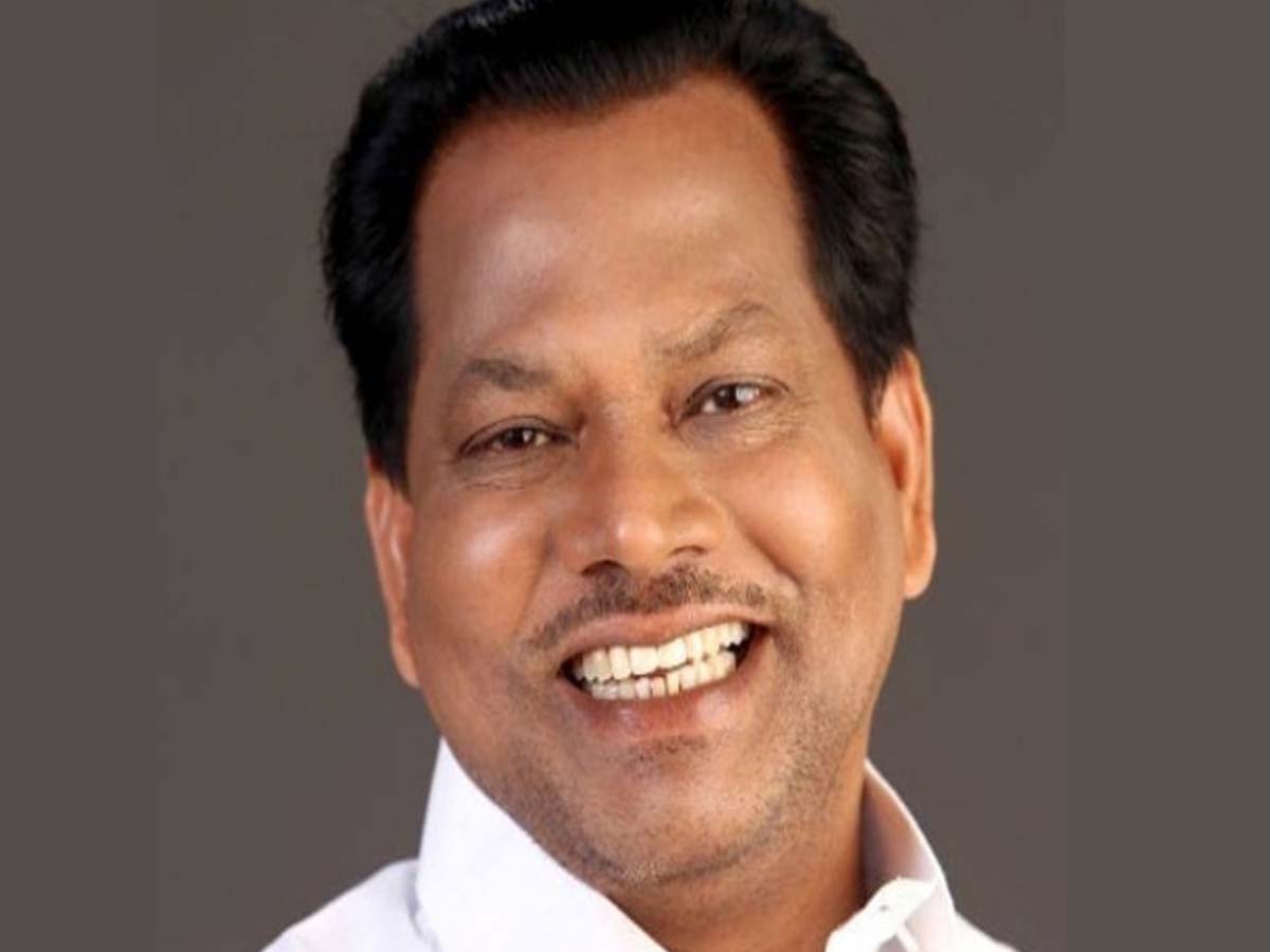 తండ్రి, కొడుకులు తెలంగాణ ద్రోహులే: మాజీ మంత్రి చంద్ర శేఖర్‌