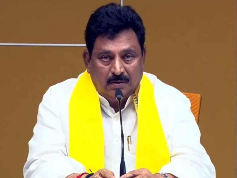 పోలీసుల అండతో రైతులపై ప్రభుత్వం కక్షసాధిస్తోంది : చినరాజప్ప