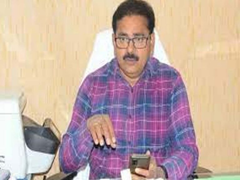 చిన్నారుల్లో ప్రతిభను గుర్తించి ప్రోత్సహించాలి: కలెక్టర్‌ శర్మన్‌