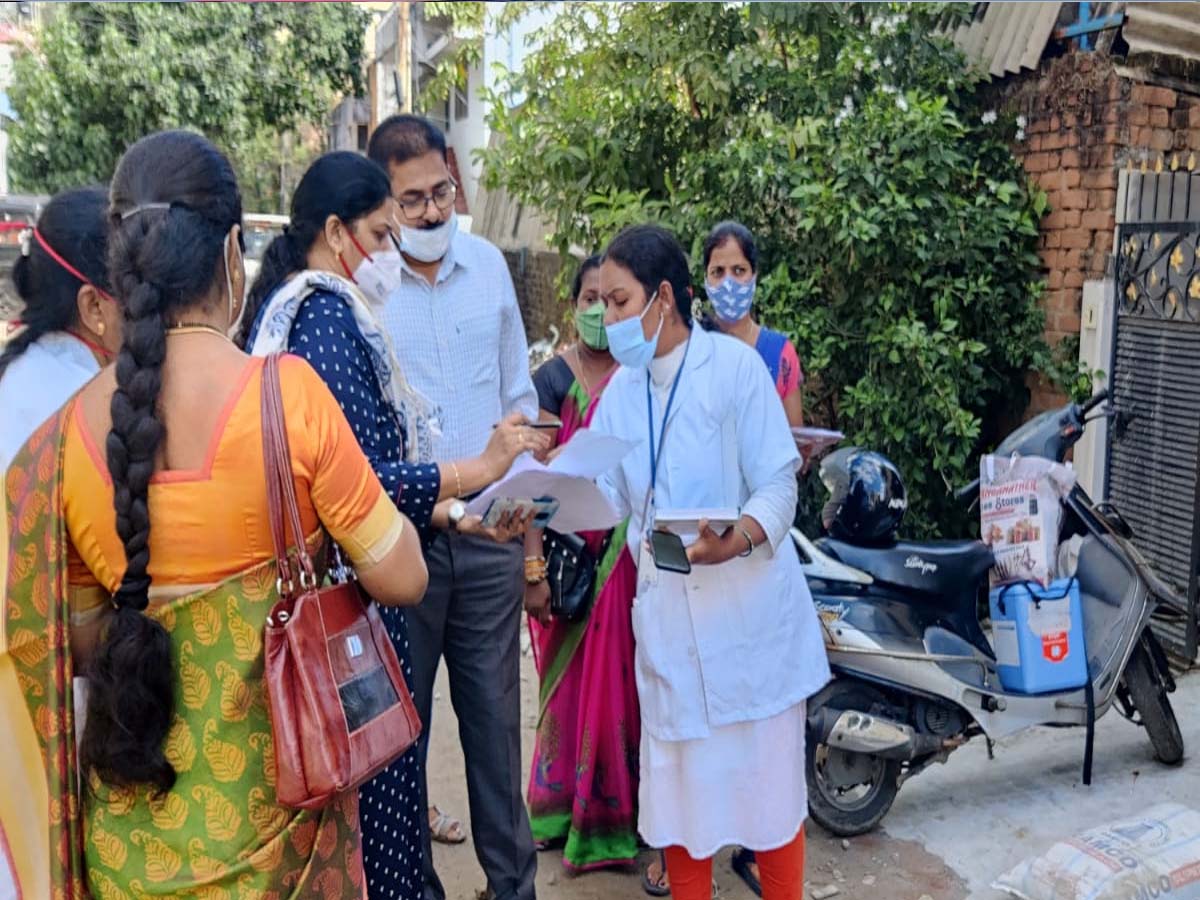 వందశాతం వ్యాక్సినేటేడ్‌ నగరంగా నిలవాలి: కలెక్టర్‌ శర్మన్‌