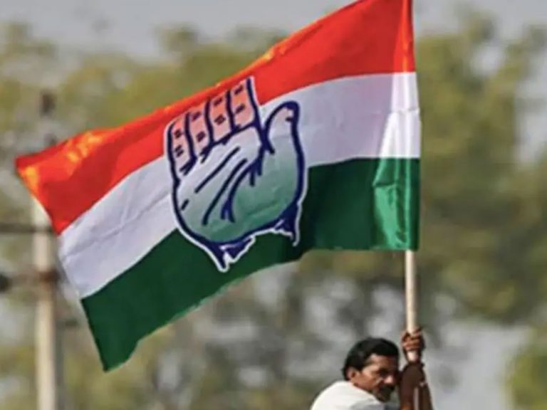 కాంగ్రెస్‌లో ఏం జరుగుతోంది.. సీనియర్స్‌ వర్సెస్‌ రెబల్స్‌