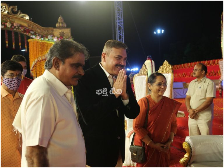 భక్తిటీవీ కోటి దీపోత్సవంలో పాల్గొన్న హైదరాబాద్ సీపీ అంజనీకుమార్