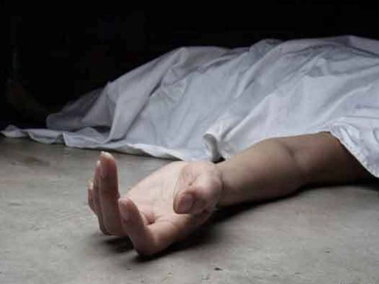 భార్యను దారుణంగా హత్య చేసిన భర్త.. నగ్నంగా మంచానికి కట్టేసి