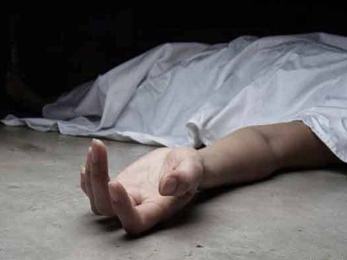 భార్యను దారుణంగా హత్య చేసిన భర్త.. నగ్నంగా మంచానికి కట్టేసి