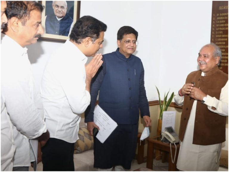 ఢిల్లీలో కేంద్రంతో తెలంగాణ మంత్రుల భేటీ షురూ