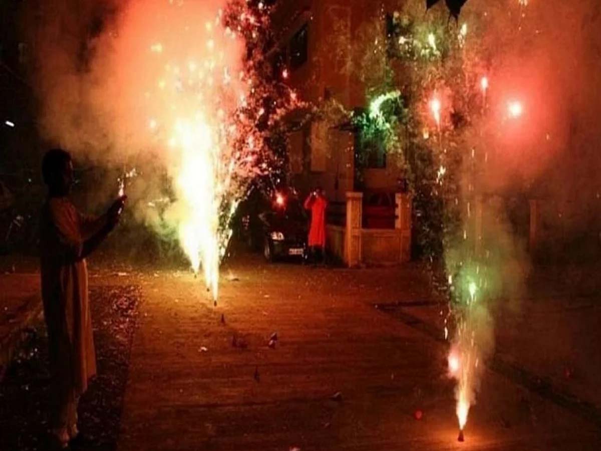 మోత మోగిన పటాకులు..