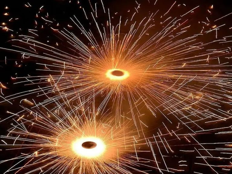 దీపావళి టపాసులు కాల్చేటప్పుడు ఈ జాగ్రత్తలు తప్పనిసరి