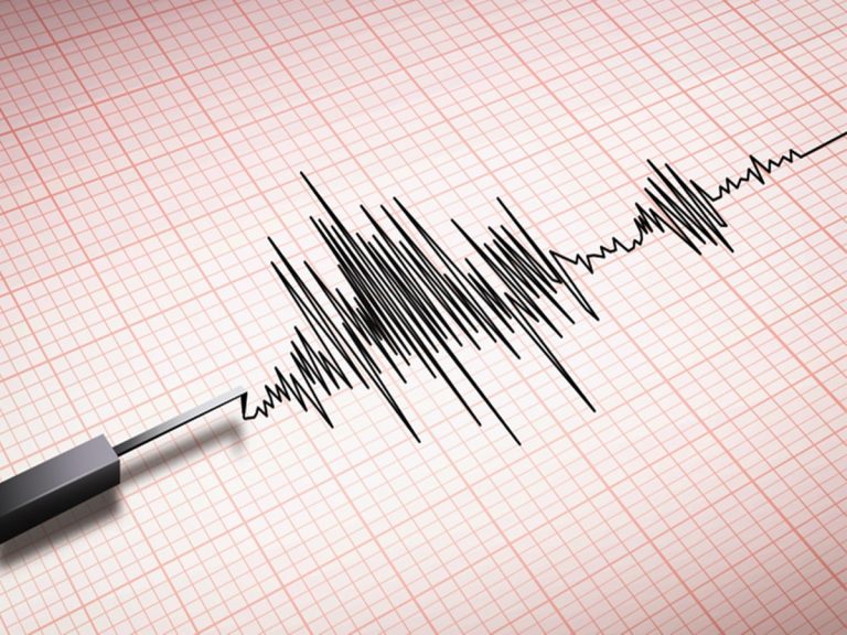 విశాఖలో భూప్రకంపనలు.. పరుగులు తీసిన ప్రజలు