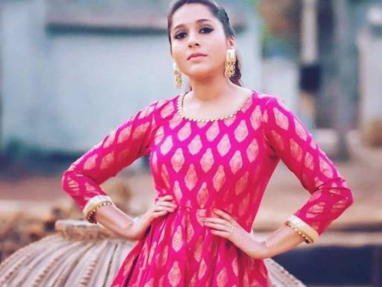 వాడు అంతగా దిగజారి ఆ పని చేశాడు.. యాంకర్ రష్మీ ఆవేదన