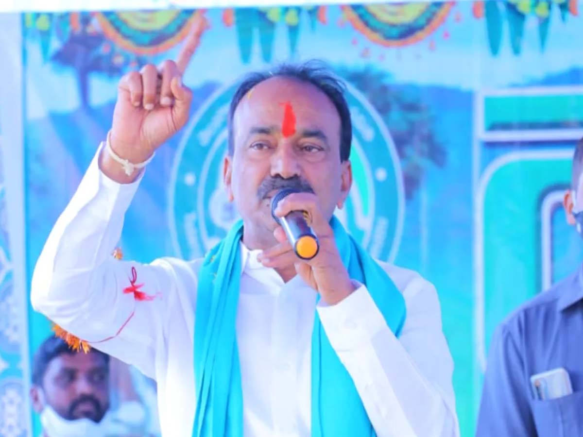 సమ్మక్క సారలమ్మలను దర్శించుకున్న ఈటల