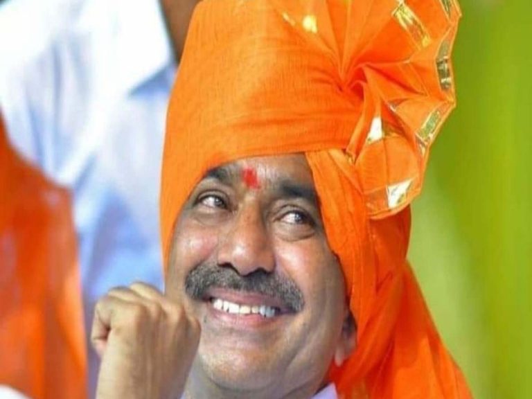 రాష్ట్రంలో కల్వకుంట్ల రాజ్యాంగం అమలు అవుతుంది: ఈటల