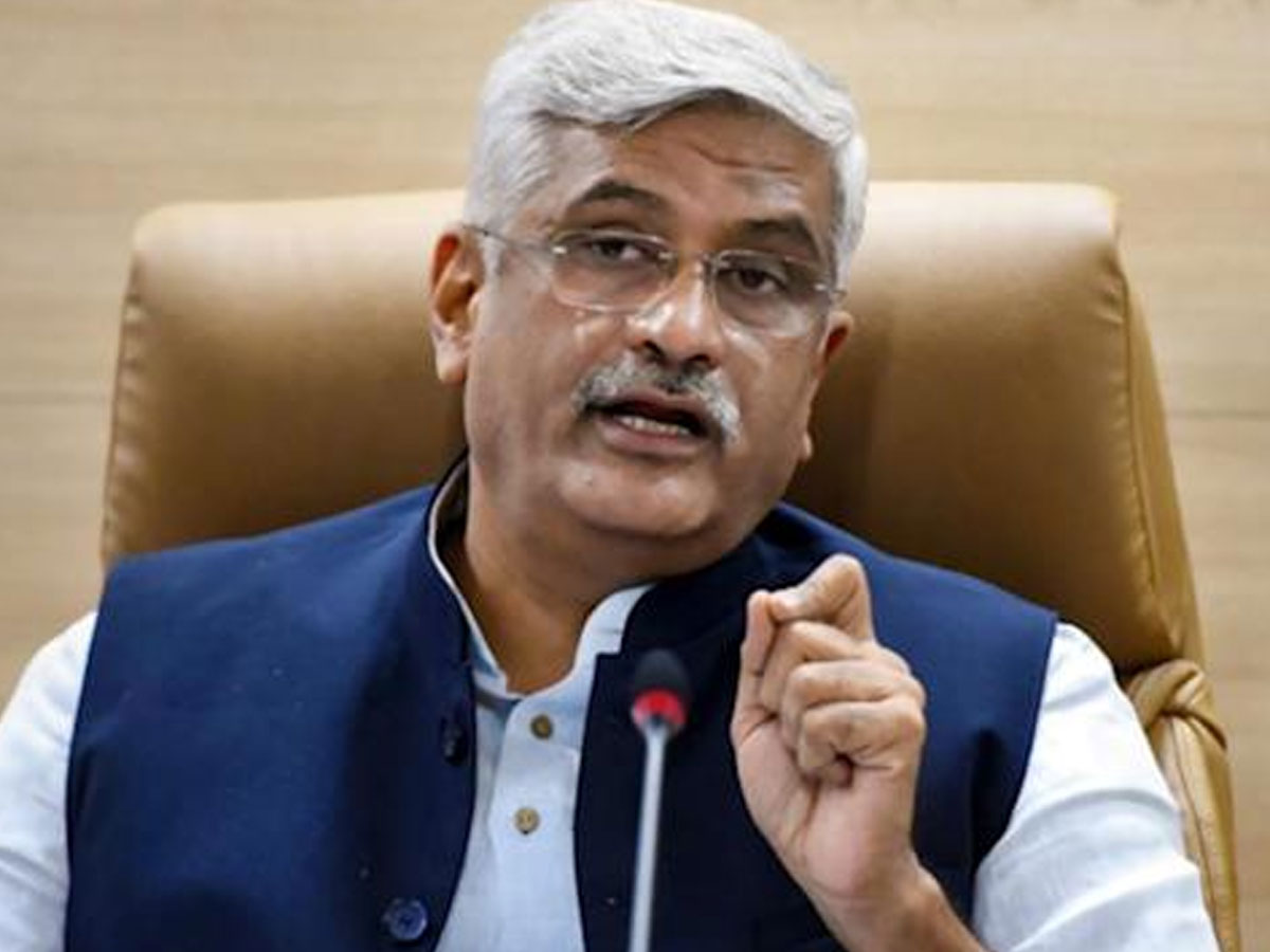 కేసీఆర్‌ పిటిషన్‌ వెనక్కి తీసుకొని నెల రోజులే : గజేంద్ర సింగ్‌ షెకావత్‌