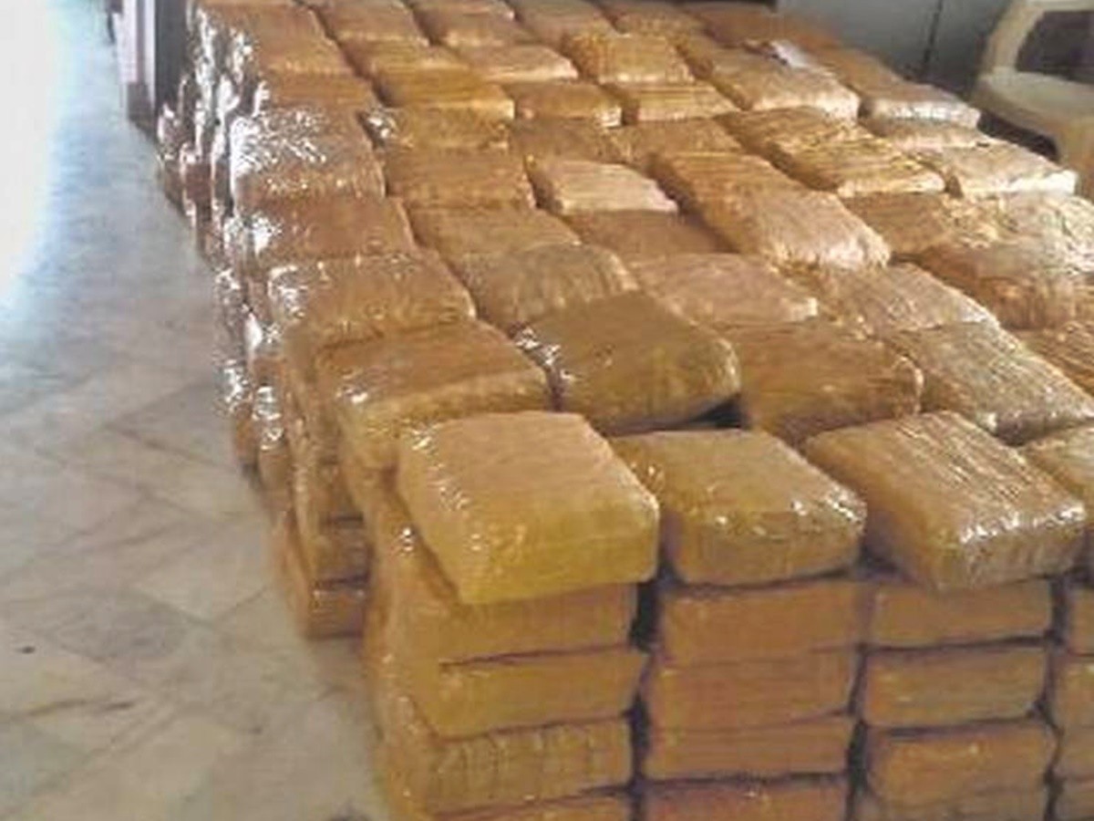 గంజాయి సరఫరాలో ఇద్దరు కానిస్టేబుళ్ల పాత్ర.. రూ.5 కోట్ల డీల్