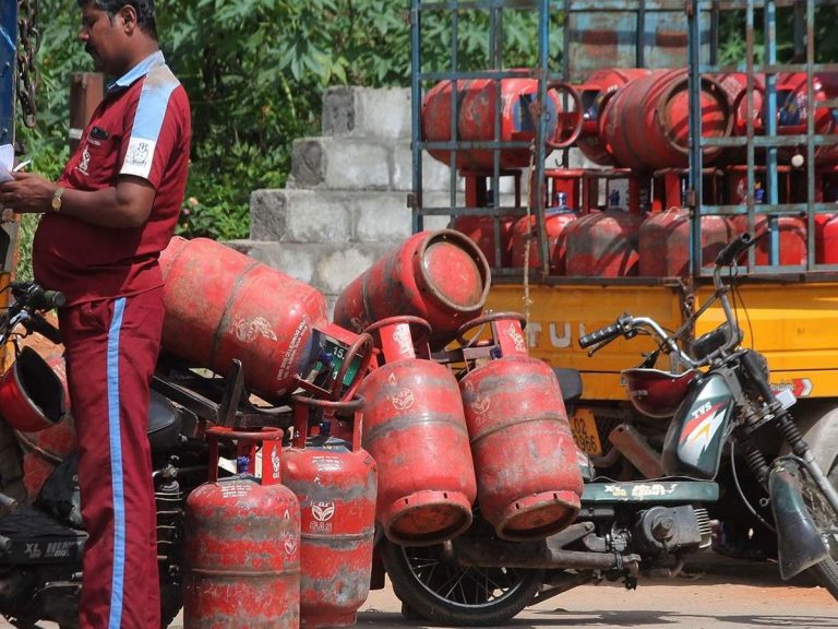 తగ్గనున్న వంట గ్యాస్ ధరలు… సిలిండర్‌పై రూ.312 రాయితీ?