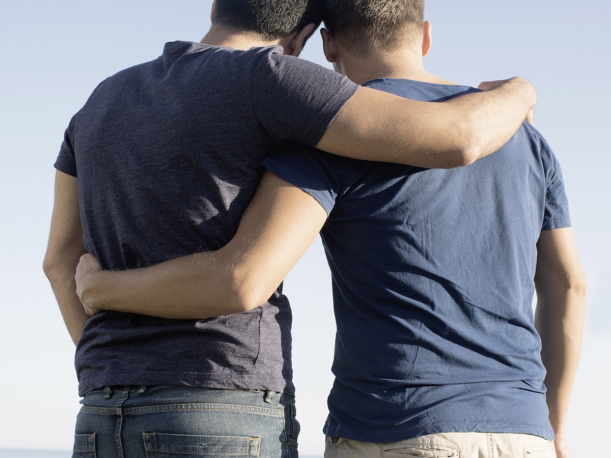 వైరల్… హద్దులు దాటిన ఇద్దరు అబ్బాయిల ప్రేమకథ