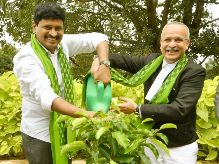 గ్రీన్ ఇండియా ఛాలెంజ్ లో పాల్గొన హైకోర్టు ప్రధాన న్యాయమూర్తి…