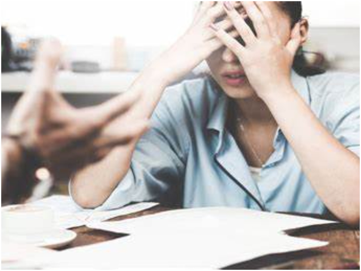 శ్రీశైలంలో సెక్యూరిటీ గార్డుల ఆగడాలు