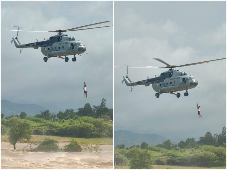 విషాదం నింపుతున్న వరదలు.. హెలికాప్టర్ తో గాలింపు చర్యలు