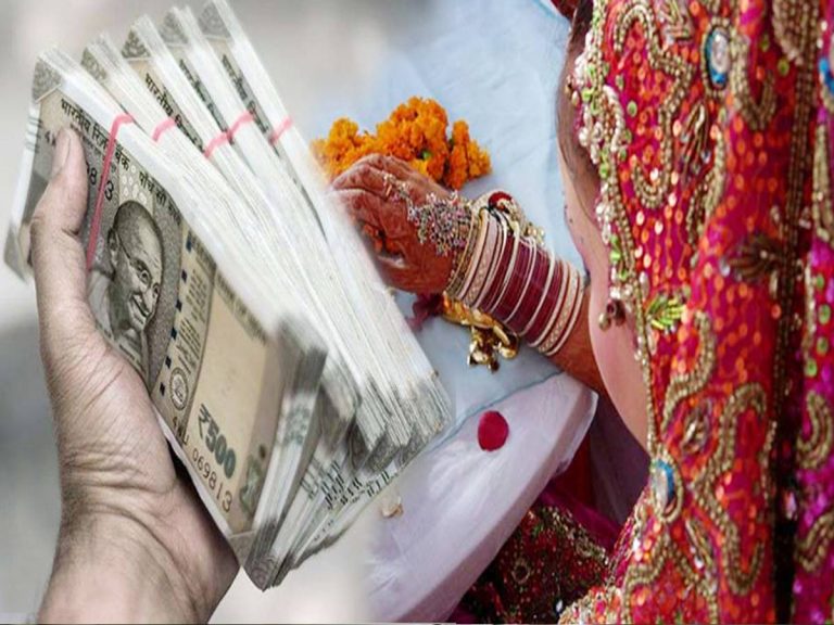 దారుణం: భార్య నచ్చలేదని.. స్నేహితులకు అమ్మేసిన భర్త.. చివరికి