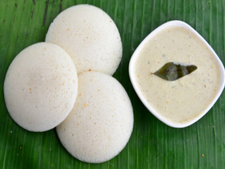 దేవుడా.. ఇడ్లీలో కప్ప కళేబరం.. ఎక్కడో తెలుసా..?