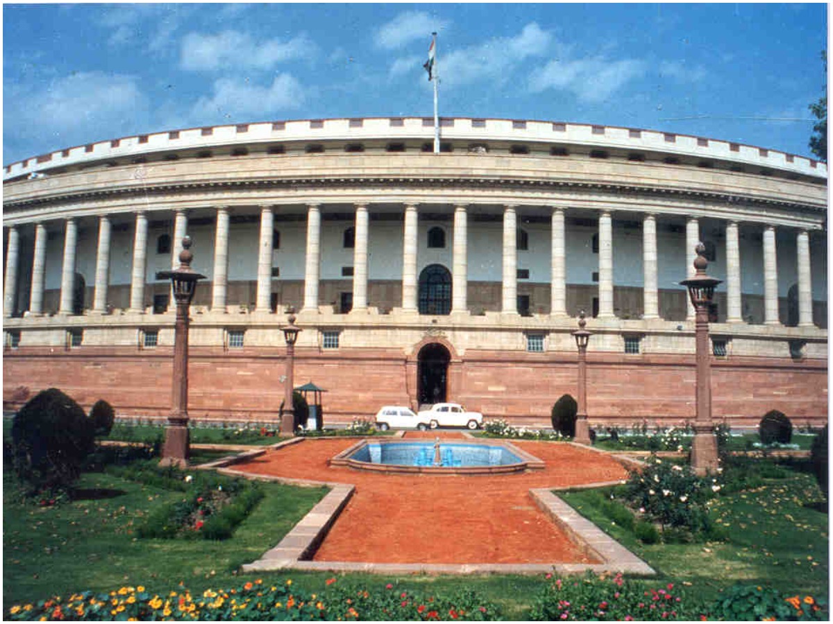 కేంద్ర మరో నిర్ణయం.. ఆధార్‌ నెంబర్‌ ఇవ్వకపోయినా ఓటు..