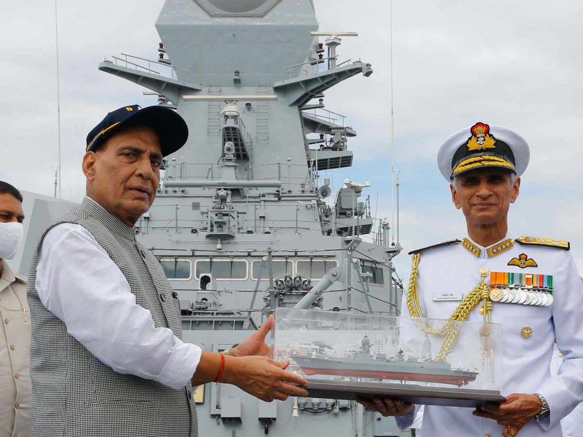 ఐఎన్‌ఎస్‌ విశాఖపట్నం రాకతో నౌకదళ బలం పెరిగింది: రాజ్‌నాథ్‌సింగ్‌