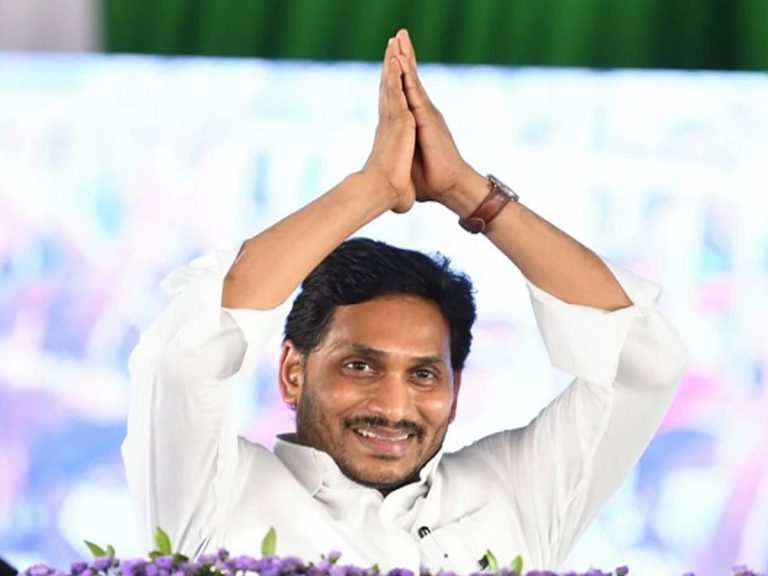 నిండైన తెలుగుదనం నాన్నగారి పంచెకట్టులో కనిపిస్తుంది : సీఎం జగన్‌
