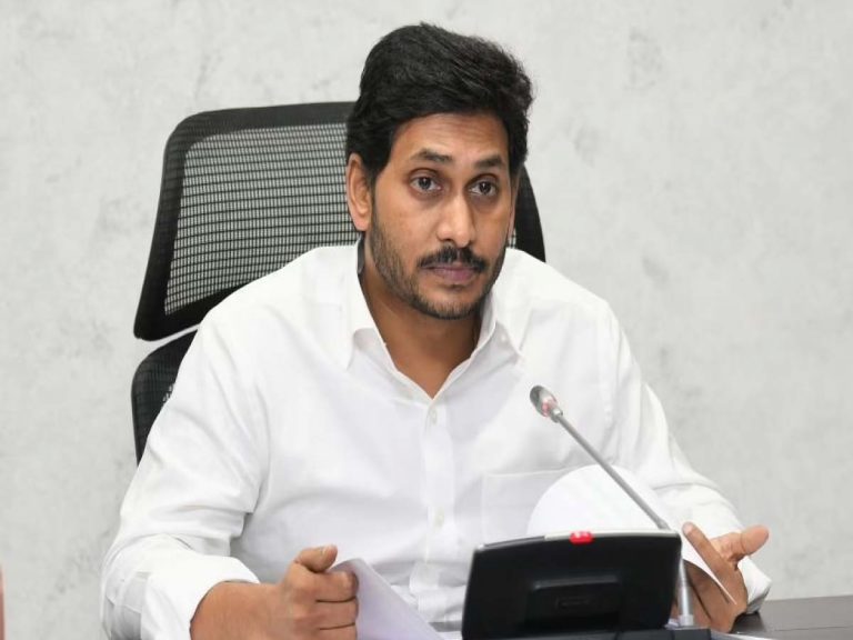 తక్షణ సాయం కింద రూ.1000 ఇవ్వాలి: జగన్‌