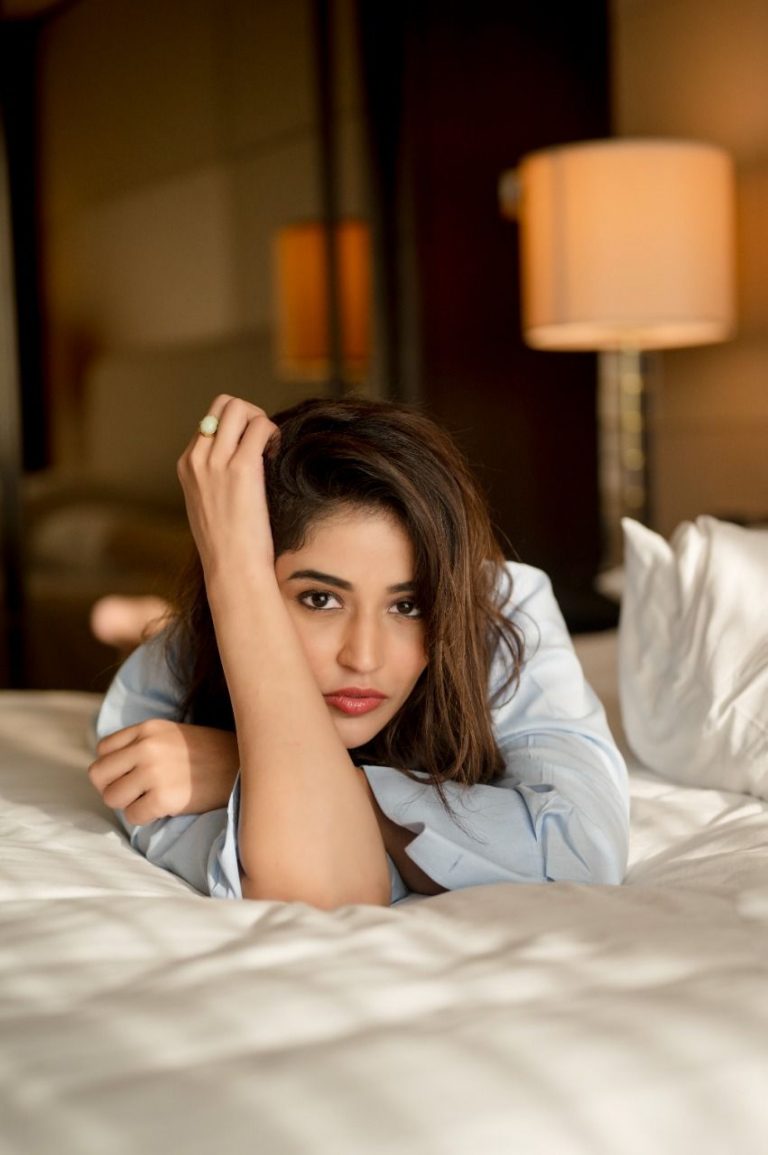 అందాలు ఆరబోస్తున్న ”ప్రియాంక జవల్కార్”