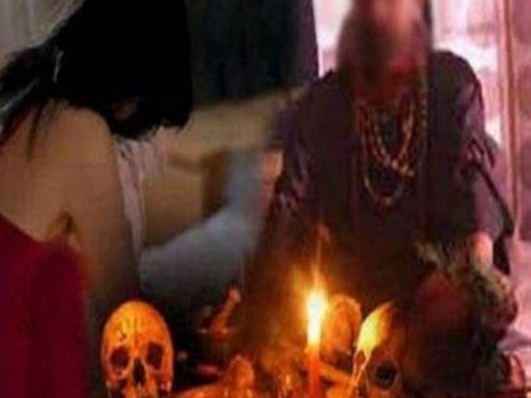 దారుణం:వాటికోసం క్షుద్ర పూజలు..  మహిళను నగ్నంగా కూర్చోపెట్టి