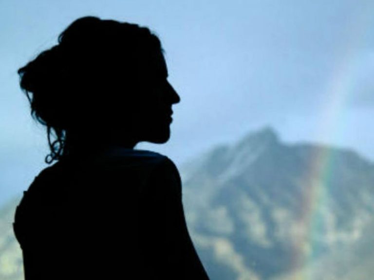 తన కోరిక తీర్చుకోవడానికి  నా భర్తకు విడాకులిప్పించాడు- జూనియర్ ఆర్టిస్ట్