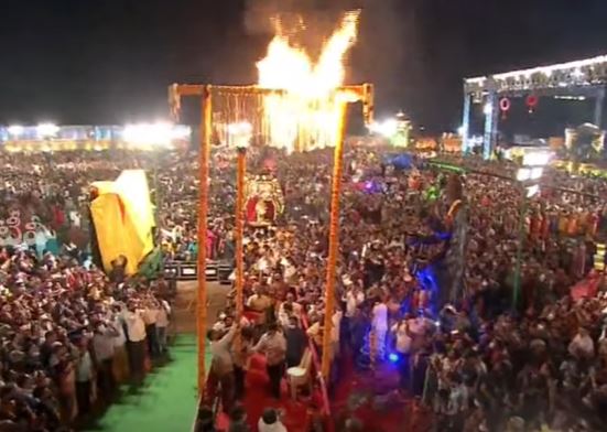 భక్తి టీవీ కోటి దీపోత్సవం.. జ్వాలాతోరణం రమణీయం