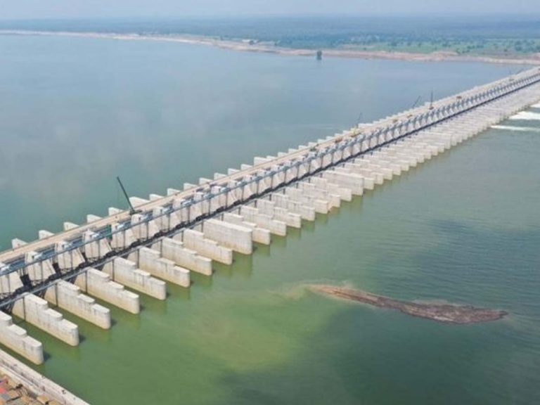 కాళేశ్వరం ప్రాజెక్టును అధ్యయనం చేయనున్న మహారాష్ట్ర ప్రభుత్వ ఇంజనీర్లు