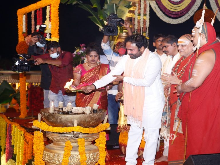 ఆధ్యాత్మిక కార్యక్రమాలు నిర్వహించడం సులువేమీ కాదు: కిషన్‌రెడ్డి